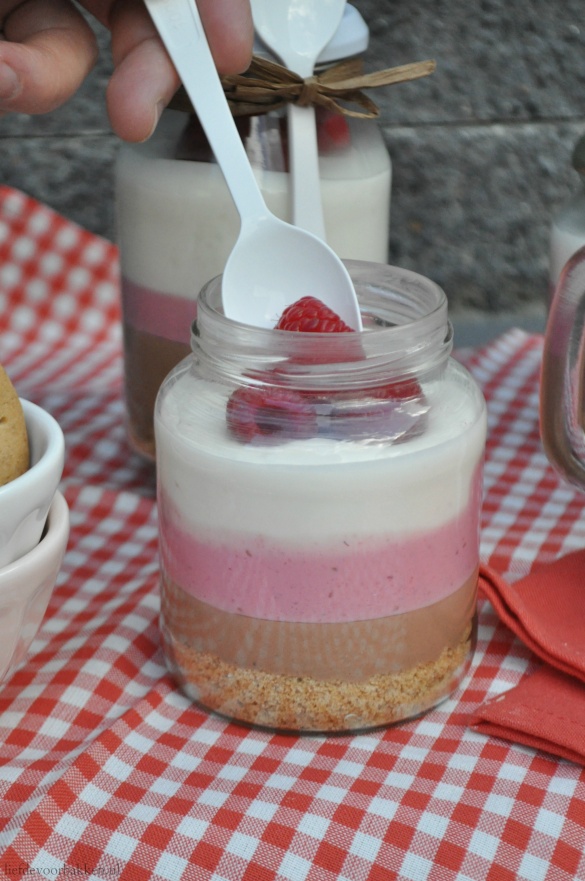 Nutella cheesecake in a jar